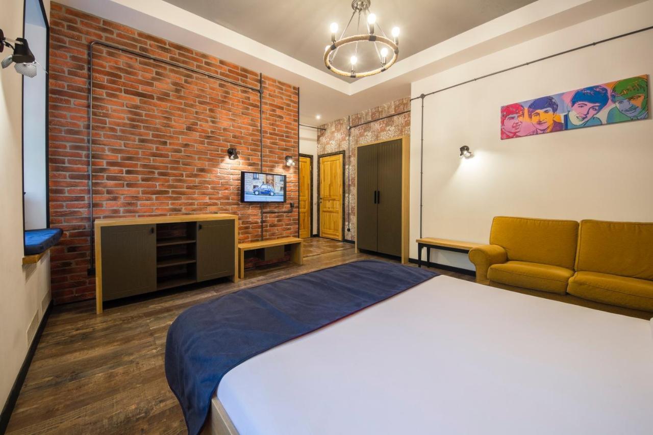 Self Check-In Apartments Near Landscape Alley Kiev Eksteriør bilde