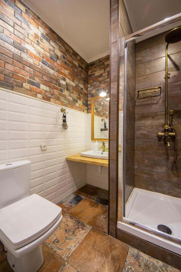 Self Check-In Apartments Near Landscape Alley Kiev Eksteriør bilde